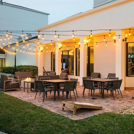 Courtyard Melbourne West Hotel Luaran gambar