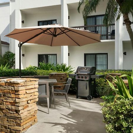 Courtyard Melbourne West Hotel Luaran gambar