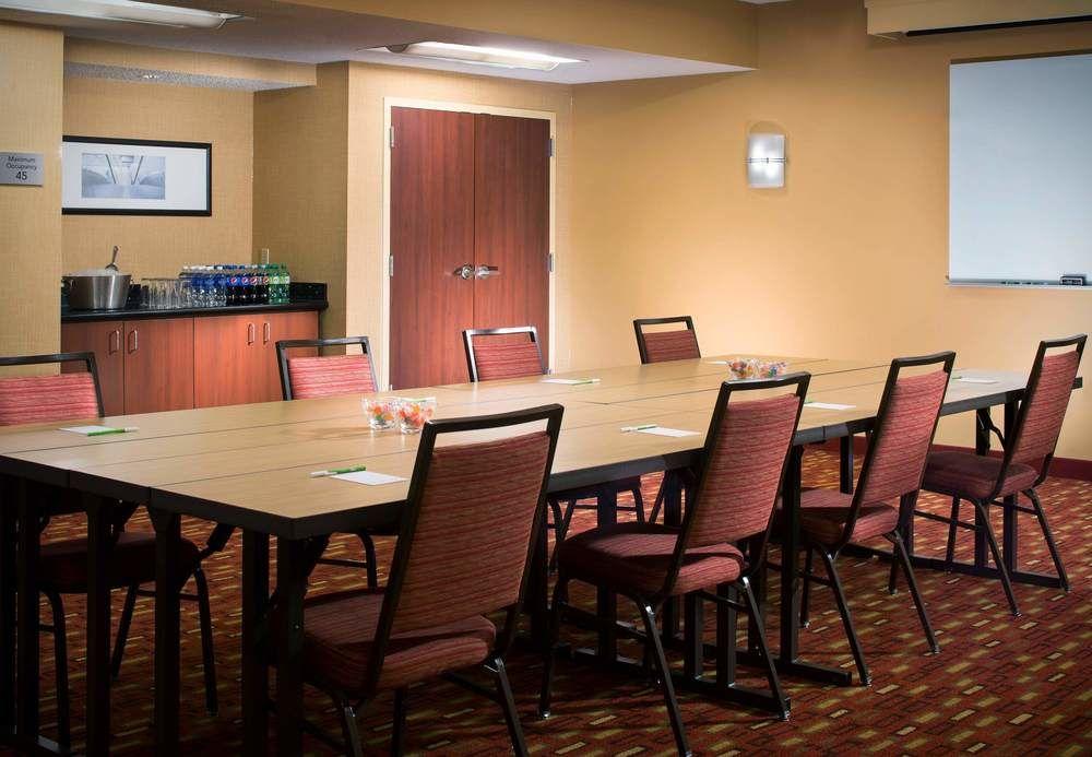 Courtyard Melbourne West Hotel Luaran gambar
