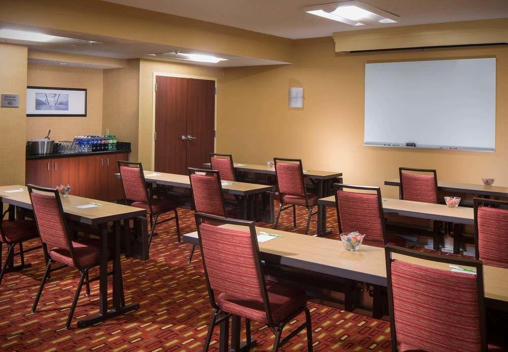 Courtyard Melbourne West Hotel Luaran gambar