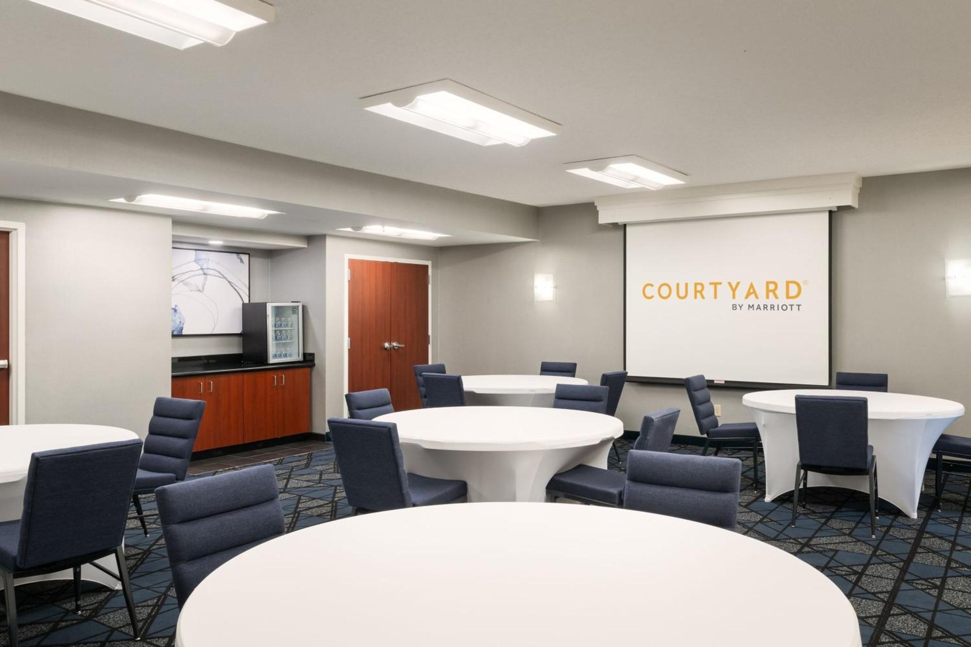 Courtyard Melbourne West Hotel Luaran gambar