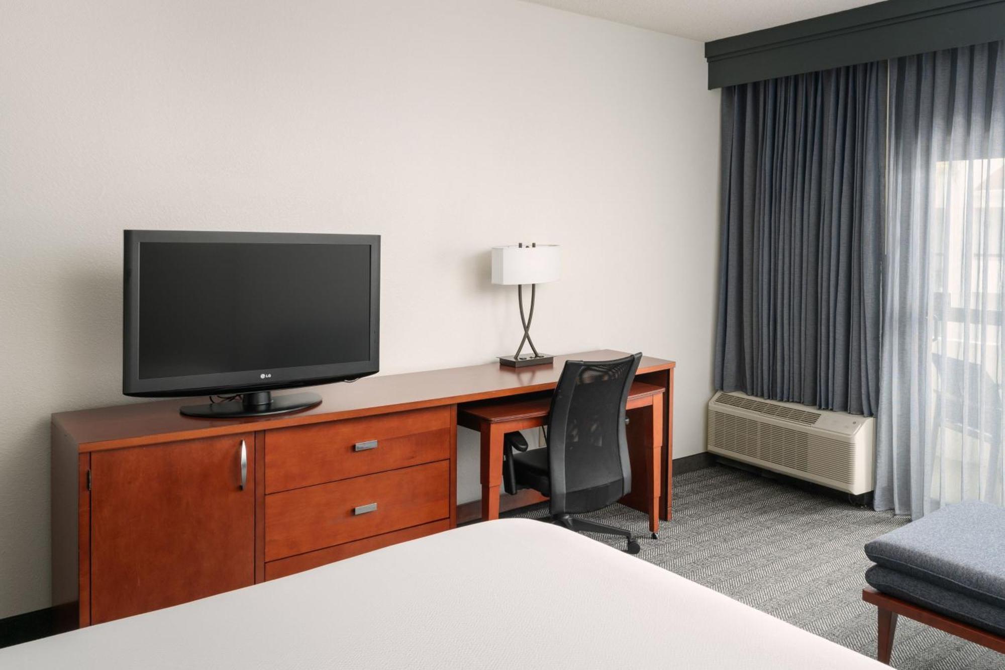 Courtyard Melbourne West Hotel Luaran gambar