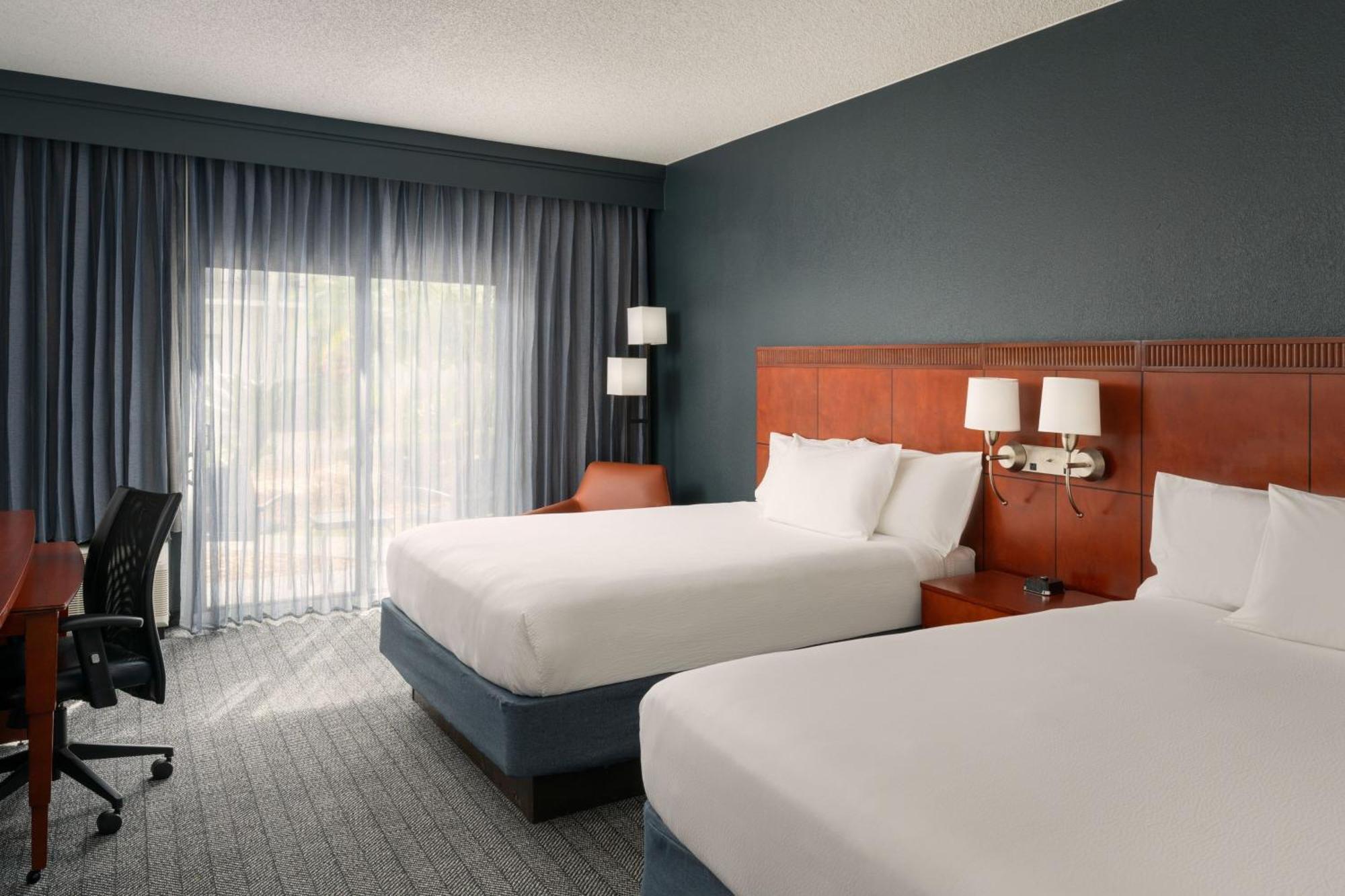 Courtyard Melbourne West Hotel Luaran gambar