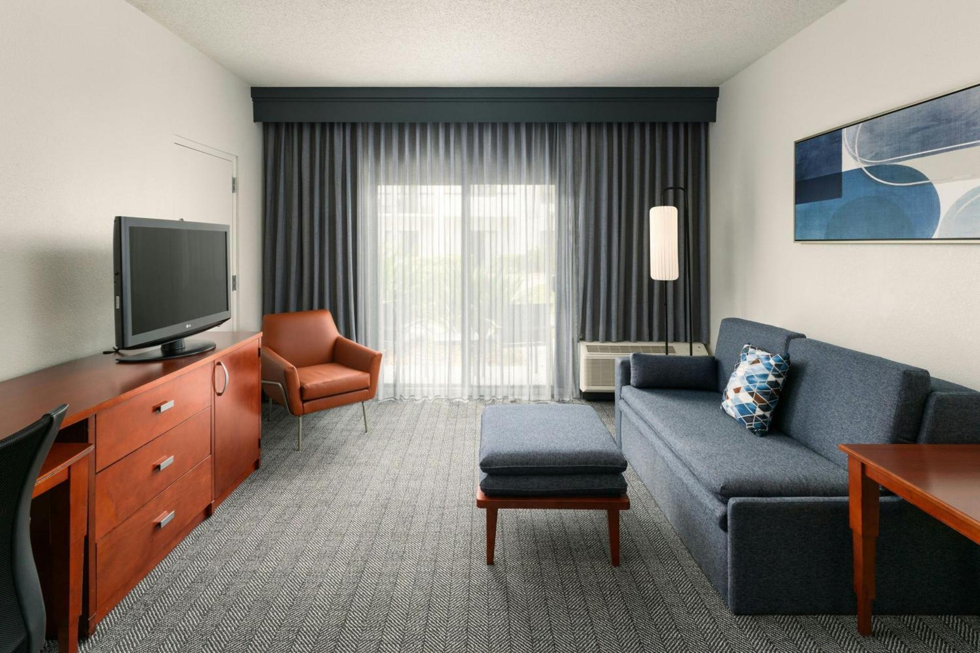 Courtyard Melbourne West Hotel Luaran gambar
