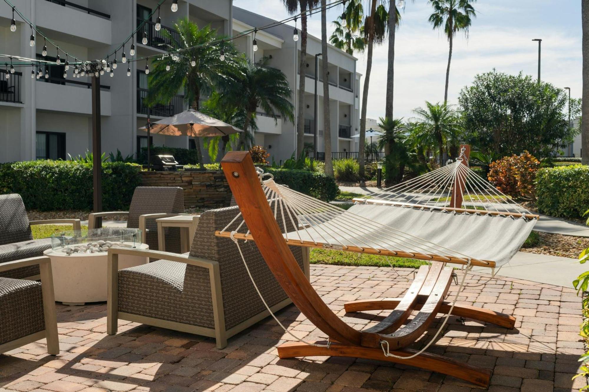 Courtyard Melbourne West Hotel Luaran gambar