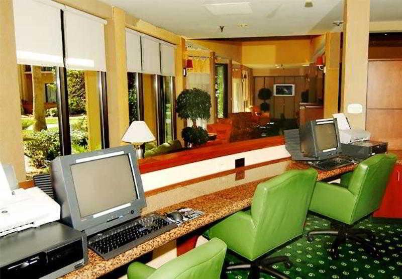 Courtyard Melbourne West Hotel Kemudahan gambar