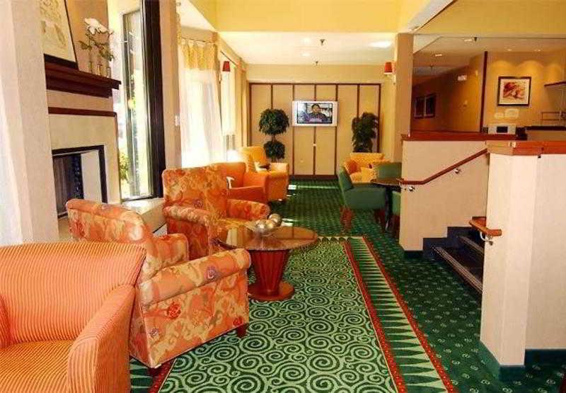 Courtyard Melbourne West Hotel Dalaman gambar